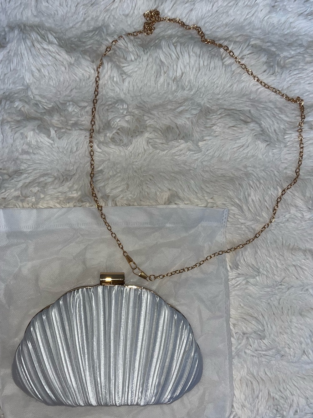 ✨NEW Satin Pleated Clam Shell Clutch Bag w/ Gold Chain Crossbody - PEARL🐚✨